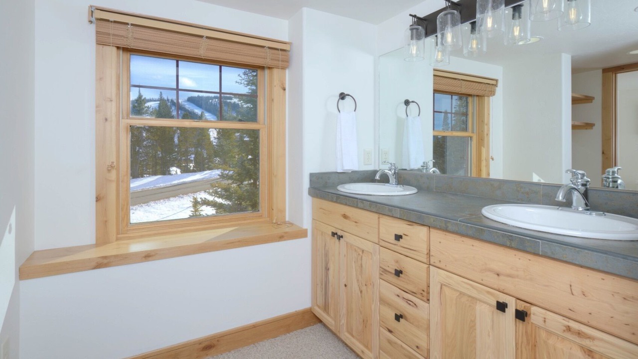 Photo of Bathroom in Powder Ridge