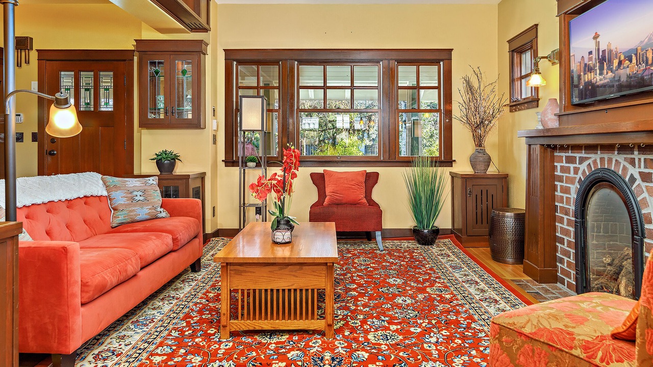 Photo of Livingroom in Queen Anne