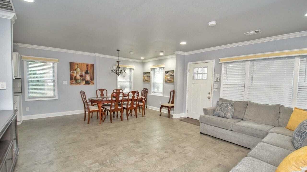 Photo of Livingroom in Collier Heights