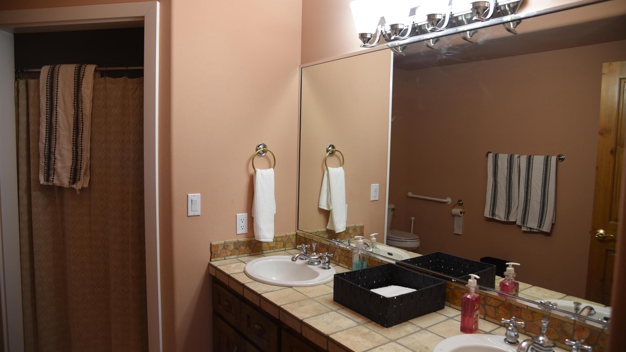 Photo of Bathroom in Hurricane