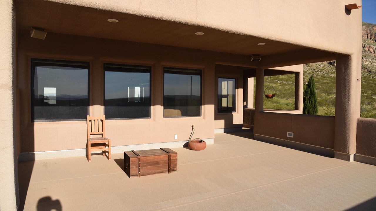 Photo of Patio Balcony in Hurricane