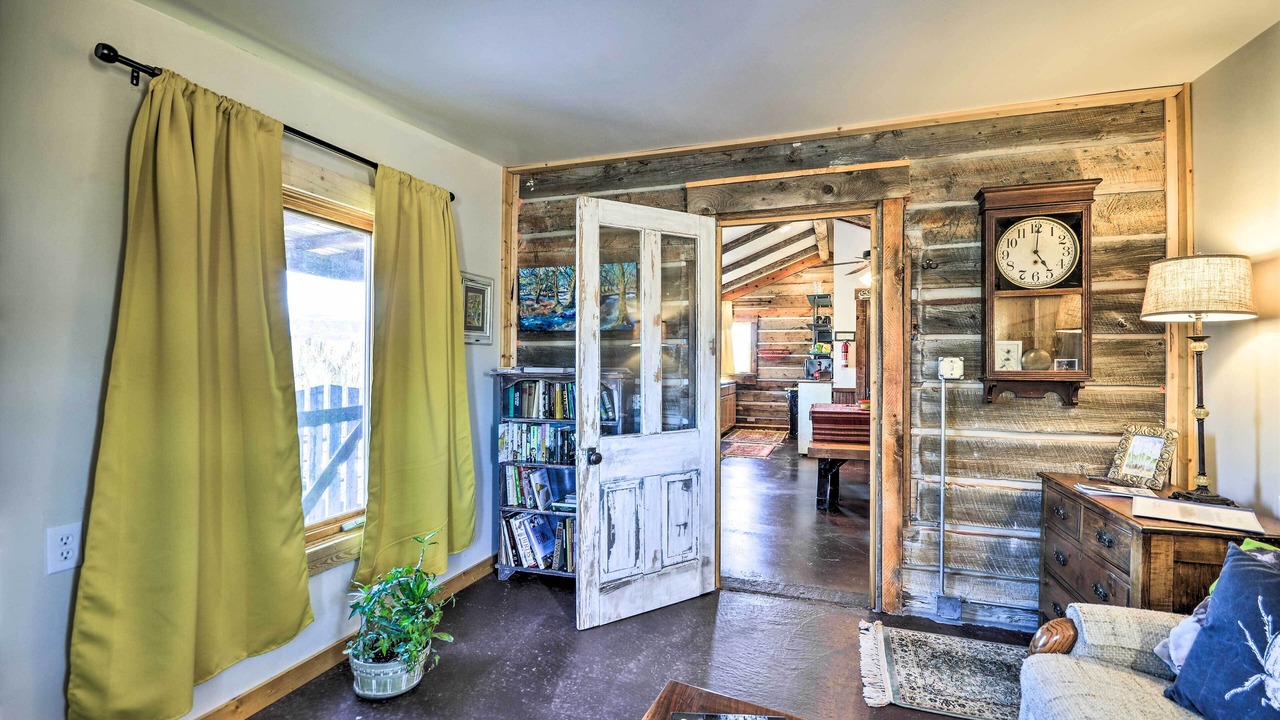 Photo of Livingroom in Shell