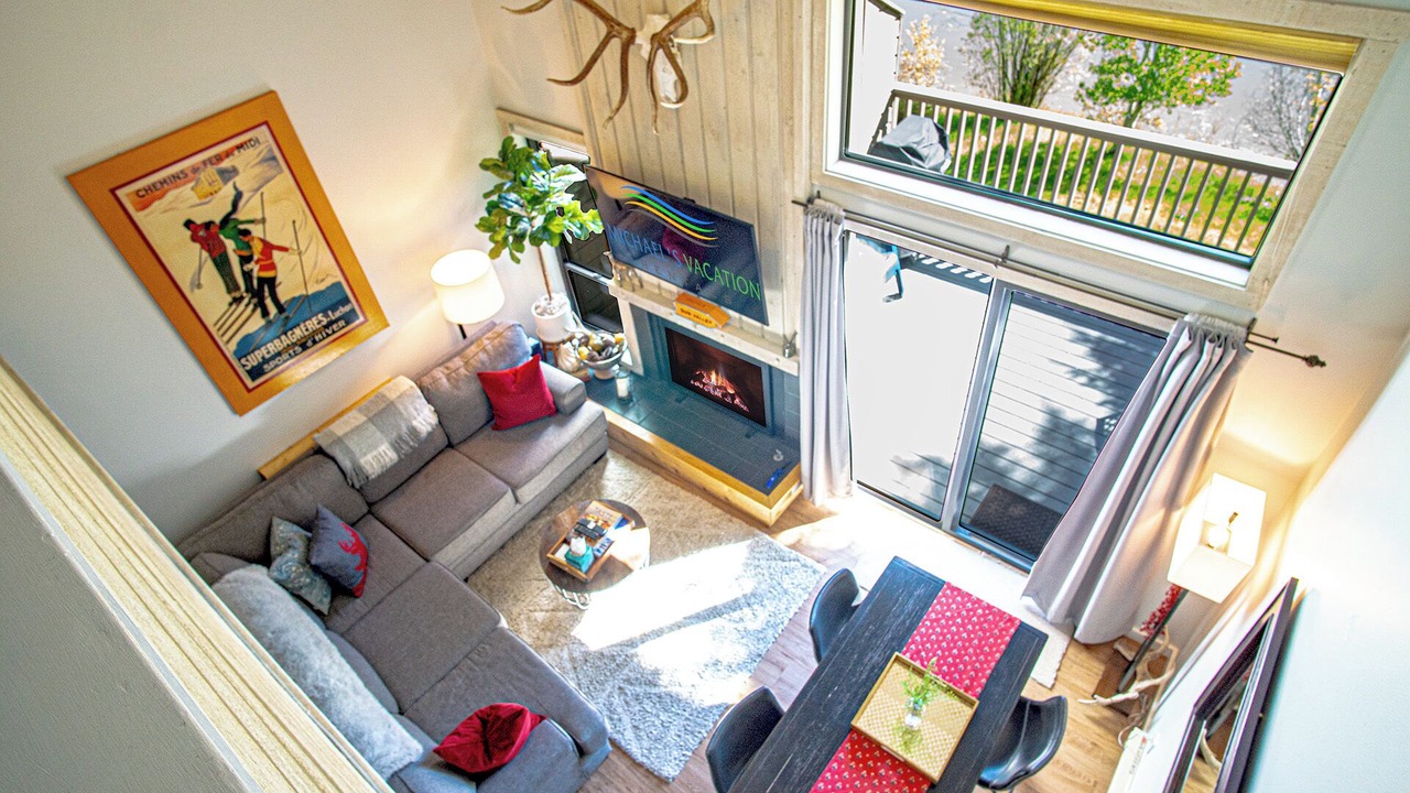 Photo of Livingroom in Elkhorn Village
