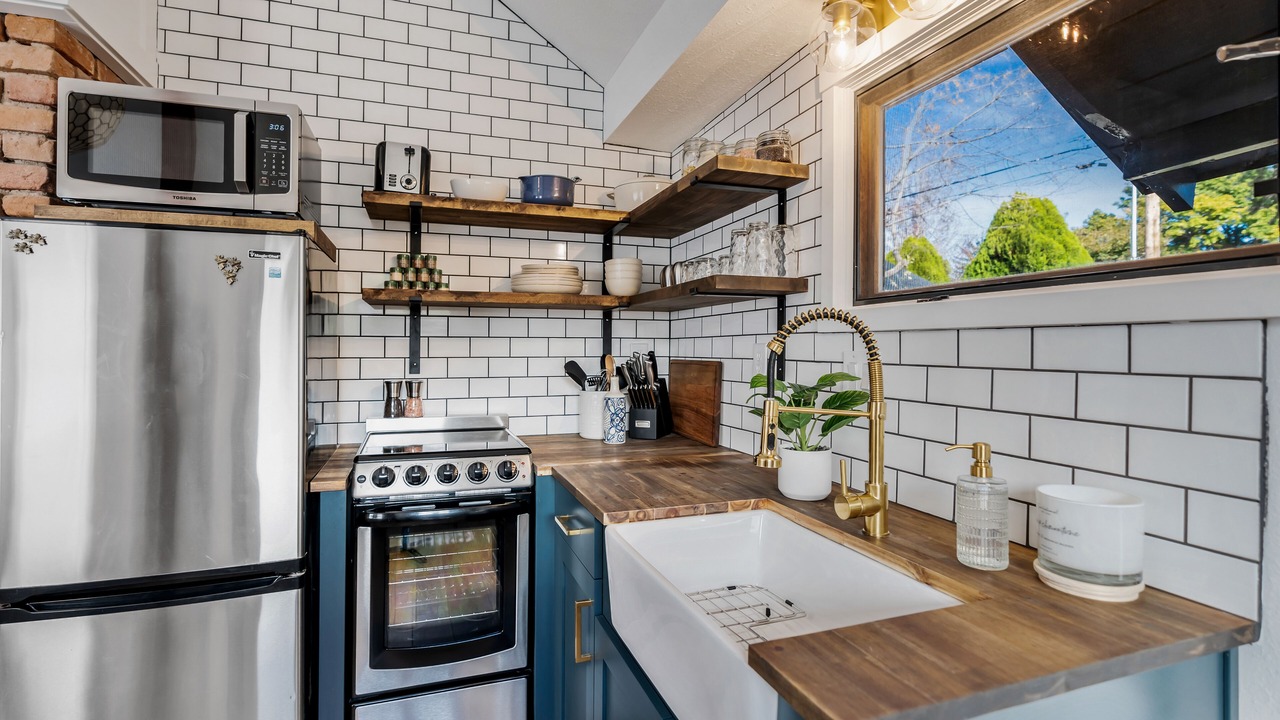 Photo of Kitchen in Depot Bench