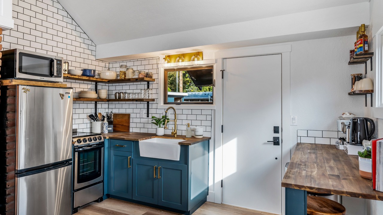 Photo of Kitchen in Depot Bench