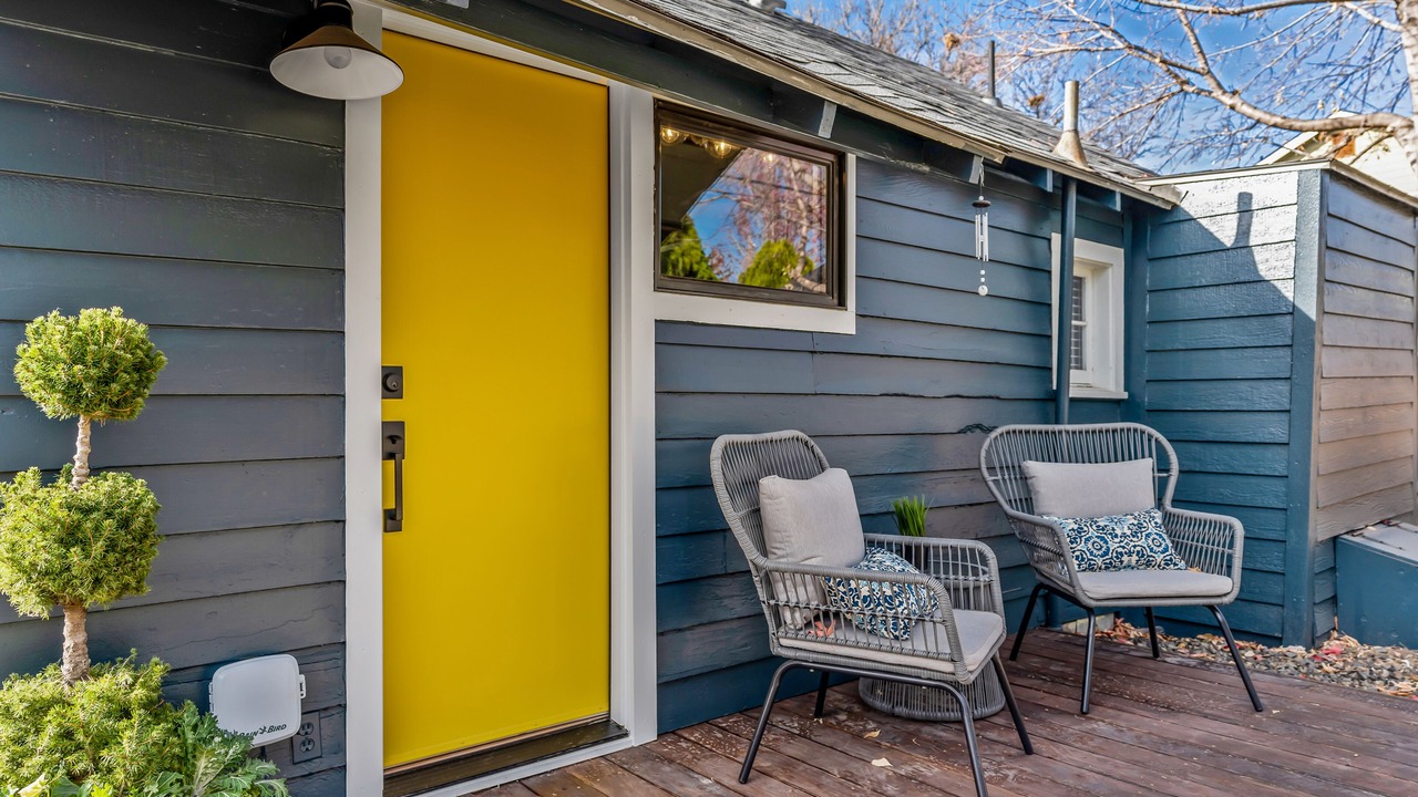 Photo of Patio Balcony in Depot Bench