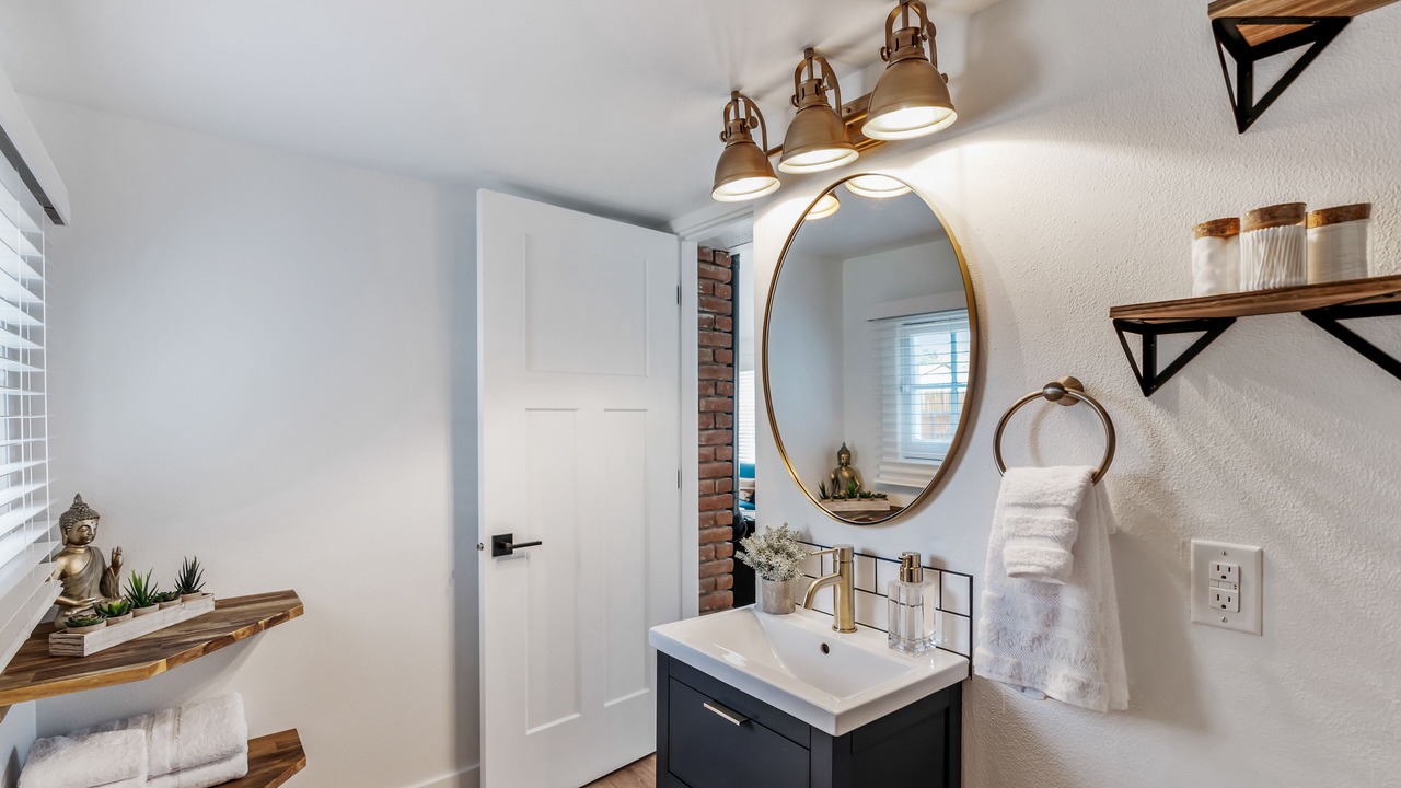 Photo of Bathroom in Depot Bench