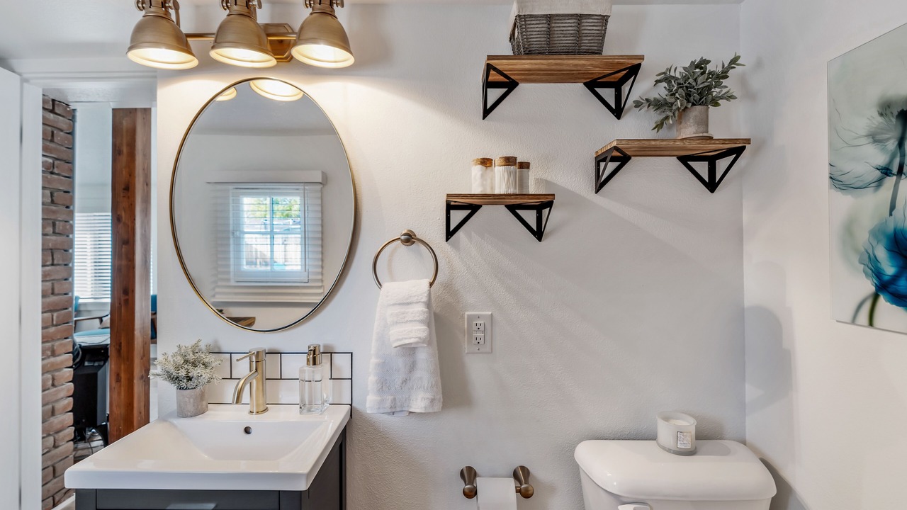 Photo of Bathroom in Depot Bench