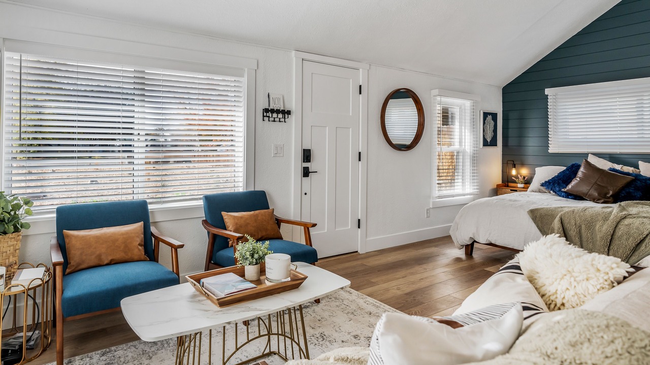 Photo of Bedroom in Depot Bench