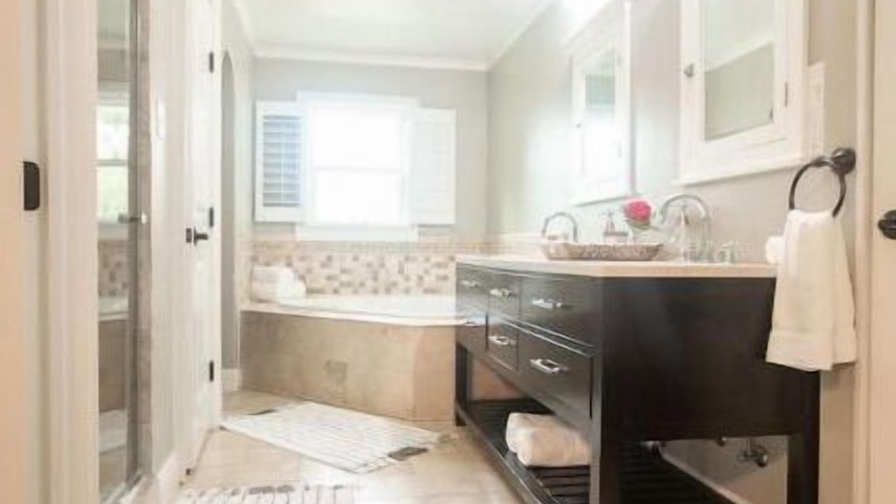 Photo of Bathroom in Onion Creek Meadows