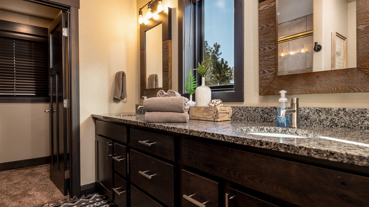 Photo of Bathroom in Deadwood