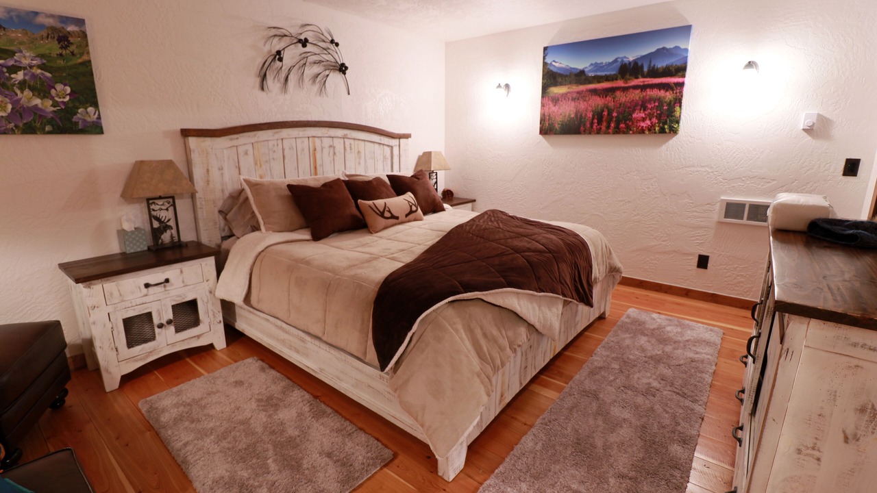Photo of Bedroom in Cooke City-Silver Gate