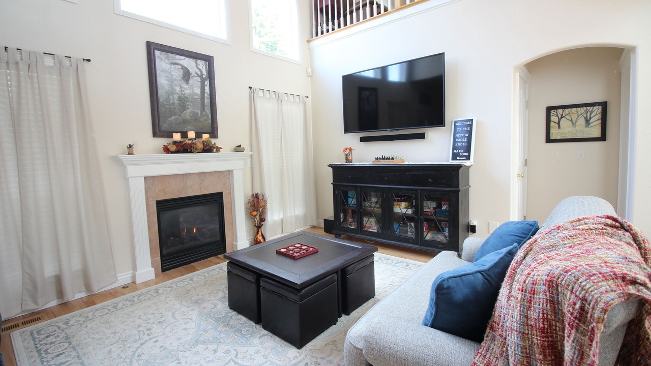Photo of Livingroom in Eagle