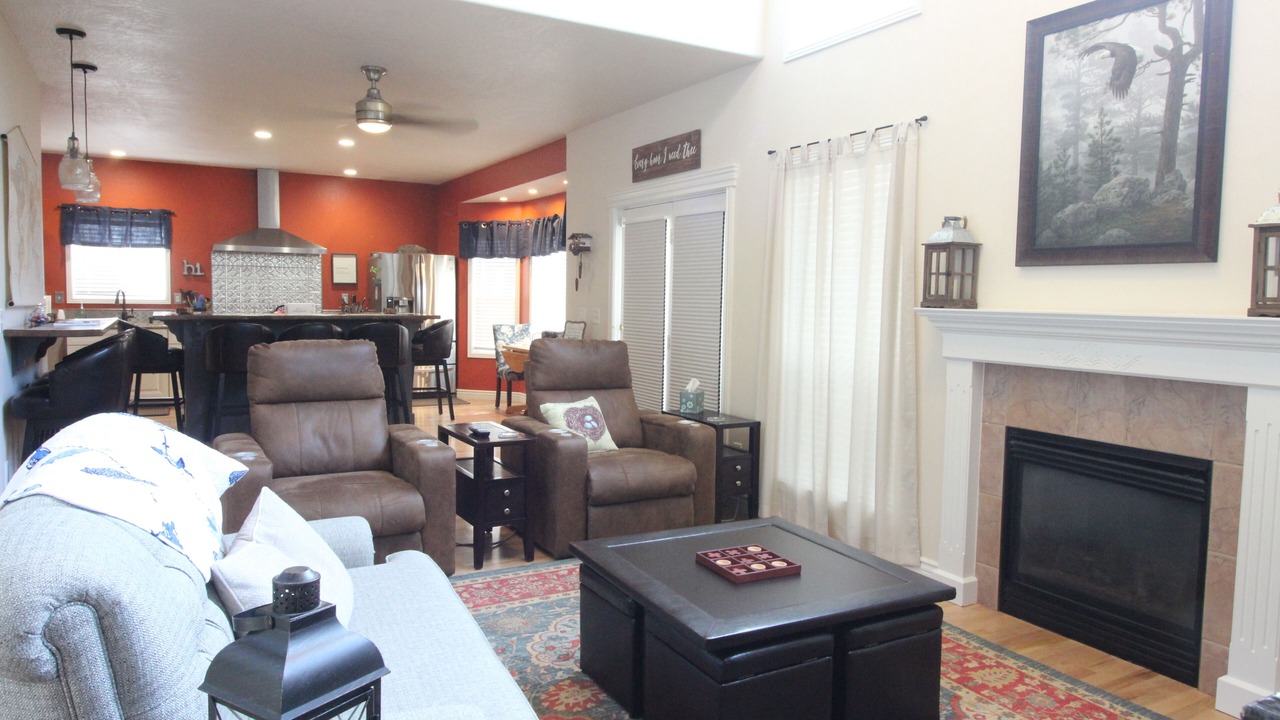 Photo of Livingroom in Eagle