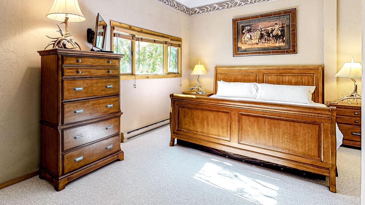 Photo of Bedroom in Moose Wilson Road