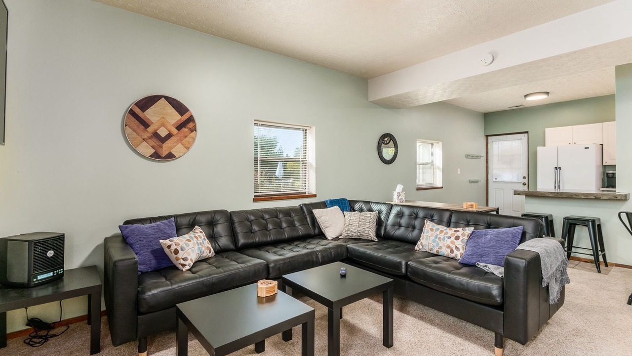 Photo of Livingroom in Lewis Center