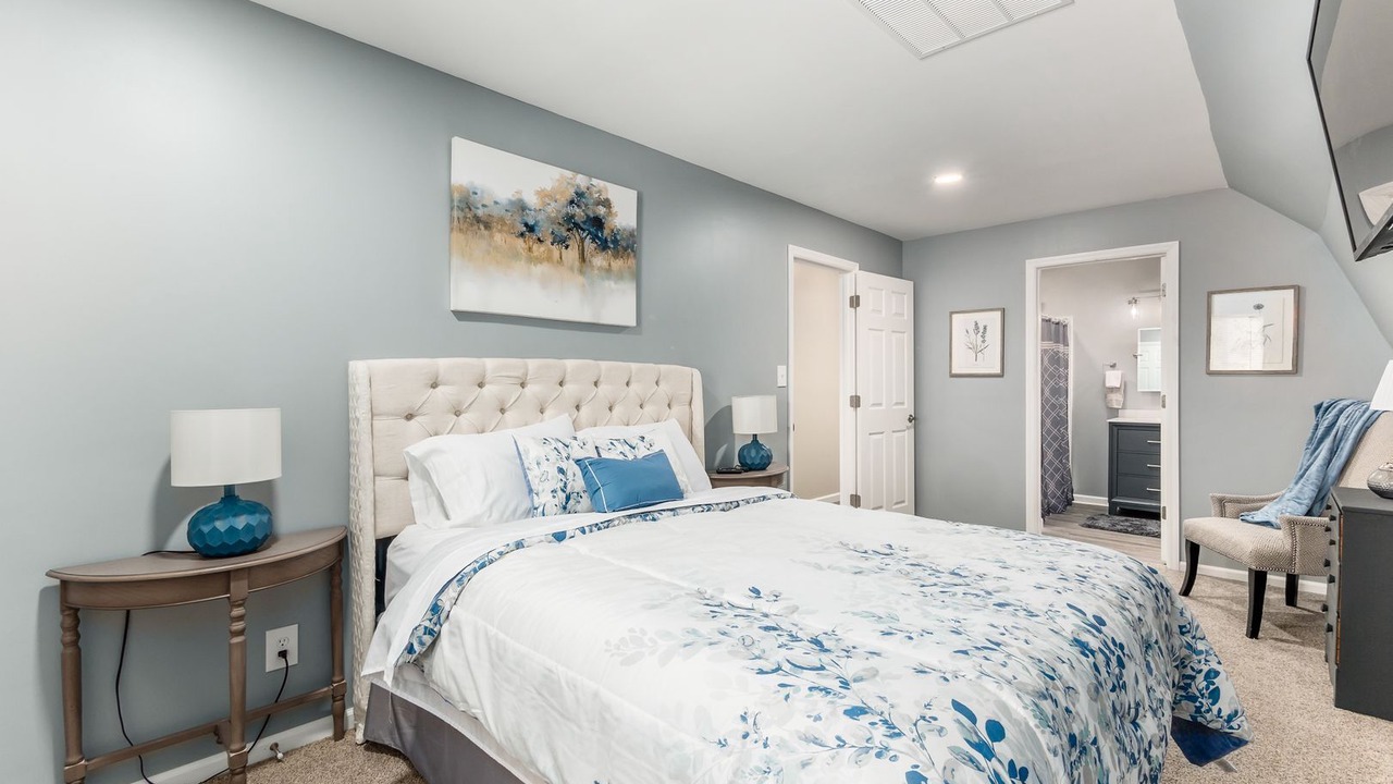 Photo of Bedroom in Lewis Center