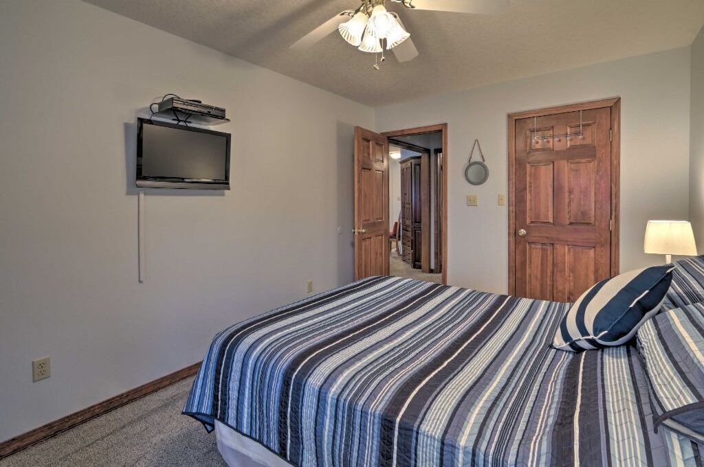 Photo of Bedroom in Russells Point