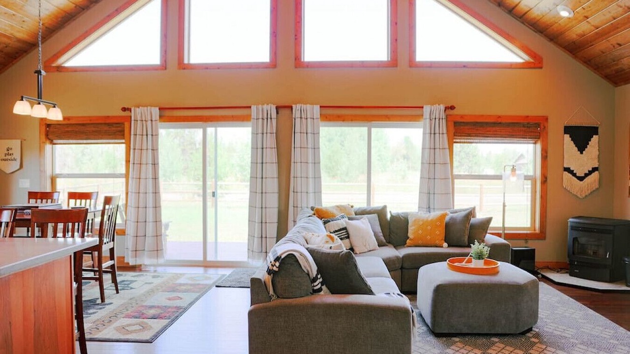 Photo of Livingroom in Fir Grove Estates