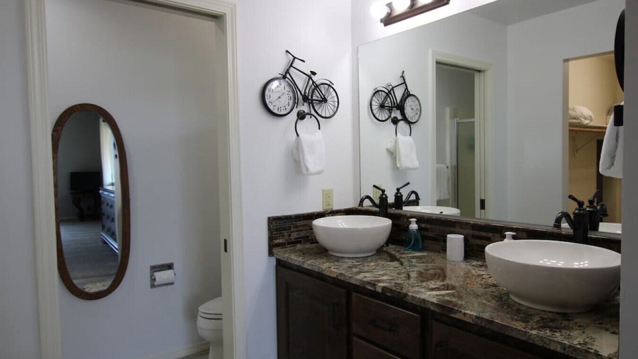 Photo of Bathroom in Cascade