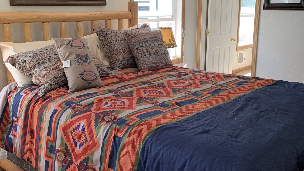 Photo of Bedroom in Lakeside