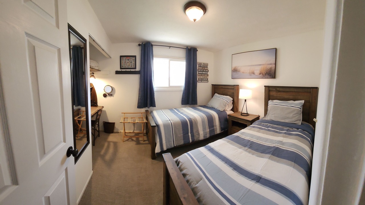 Photo of Bedroom in Mentor-on-the-Lake