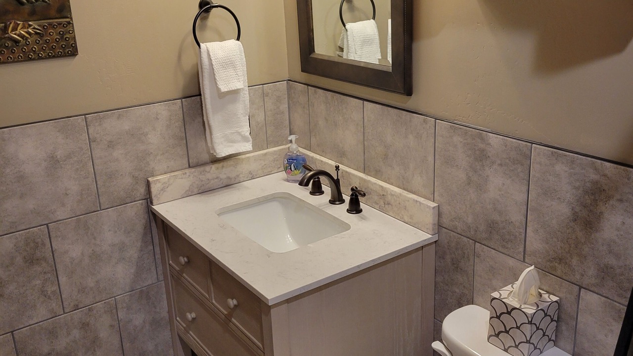 Photo of Bathroom in Island Park