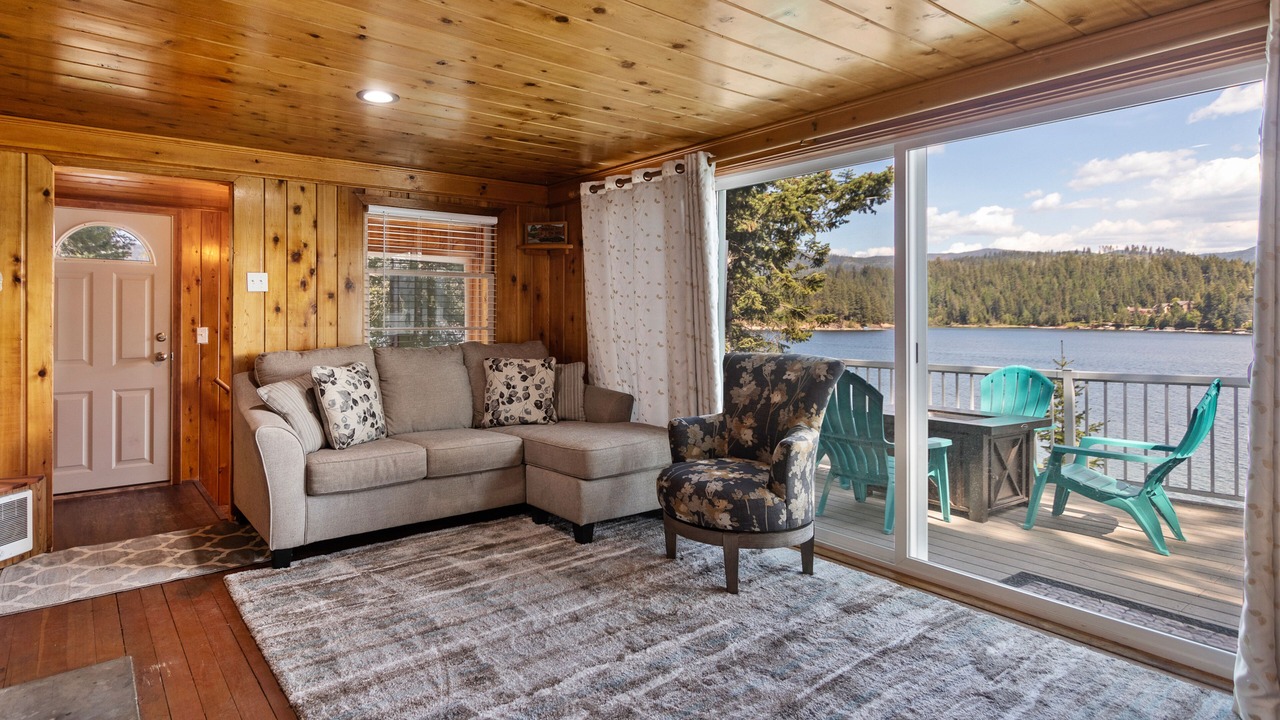 Photo of Livingroom in Hayden Lake