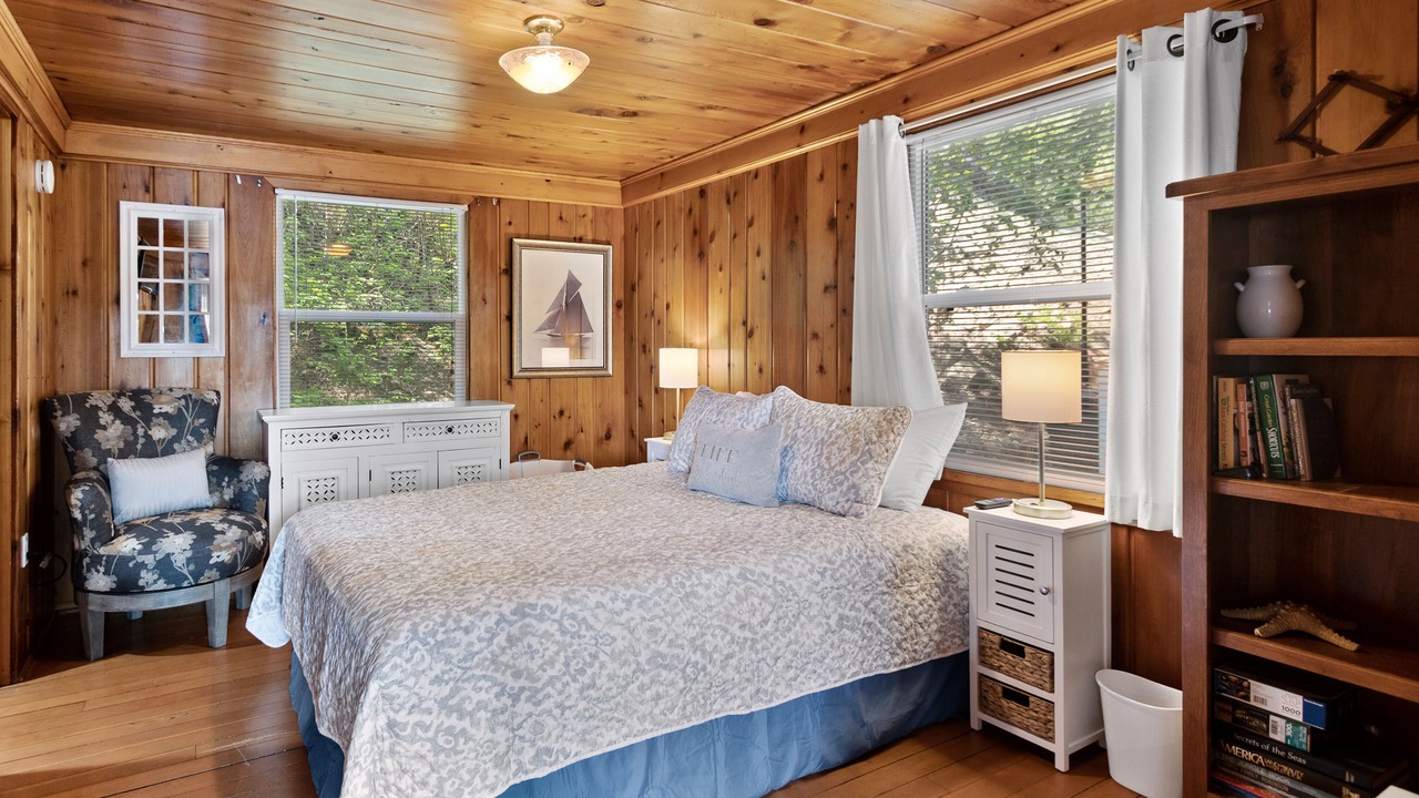 Photo of Bedroom in Hayden Lake