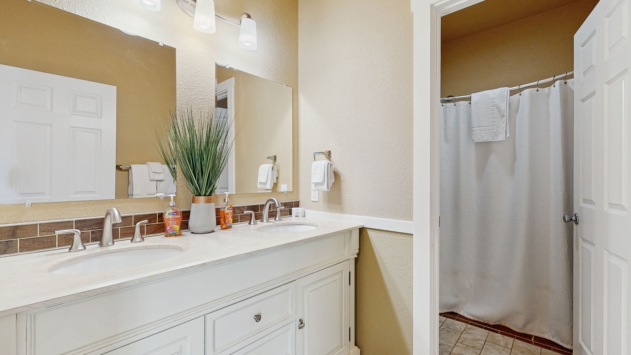 Photo of Bathroom in Lakeside
