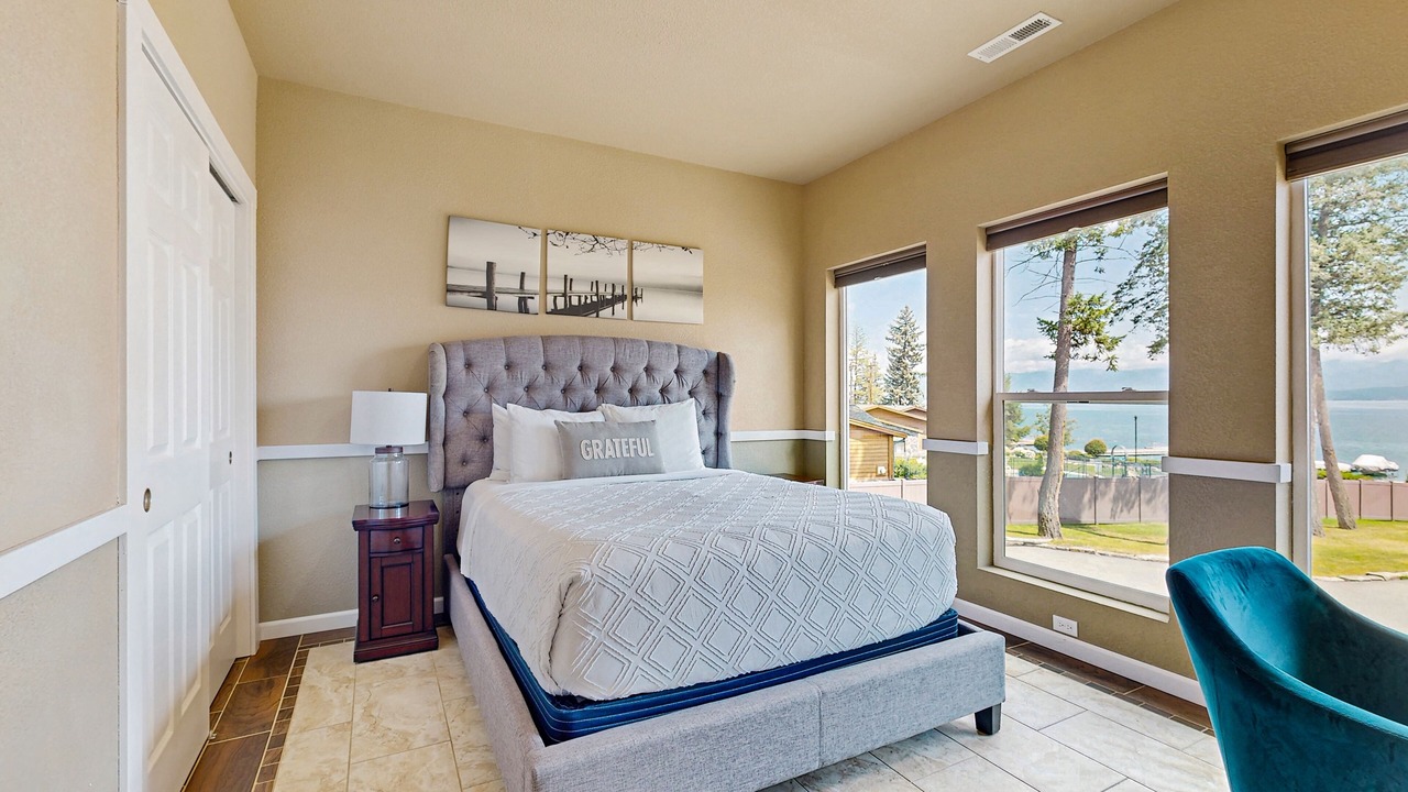 Photo of Bedroom in Lakeside