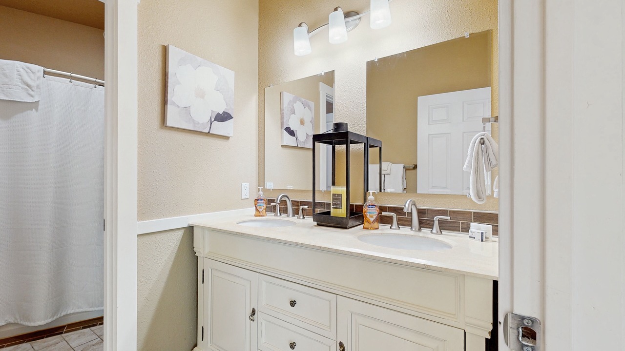Photo of Bathroom in Lakeside