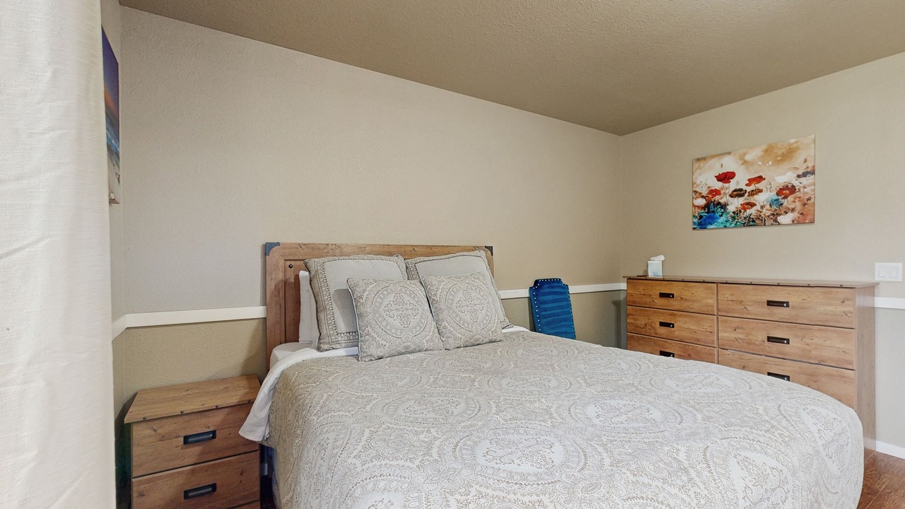 Photo of Bedroom in Lakeside