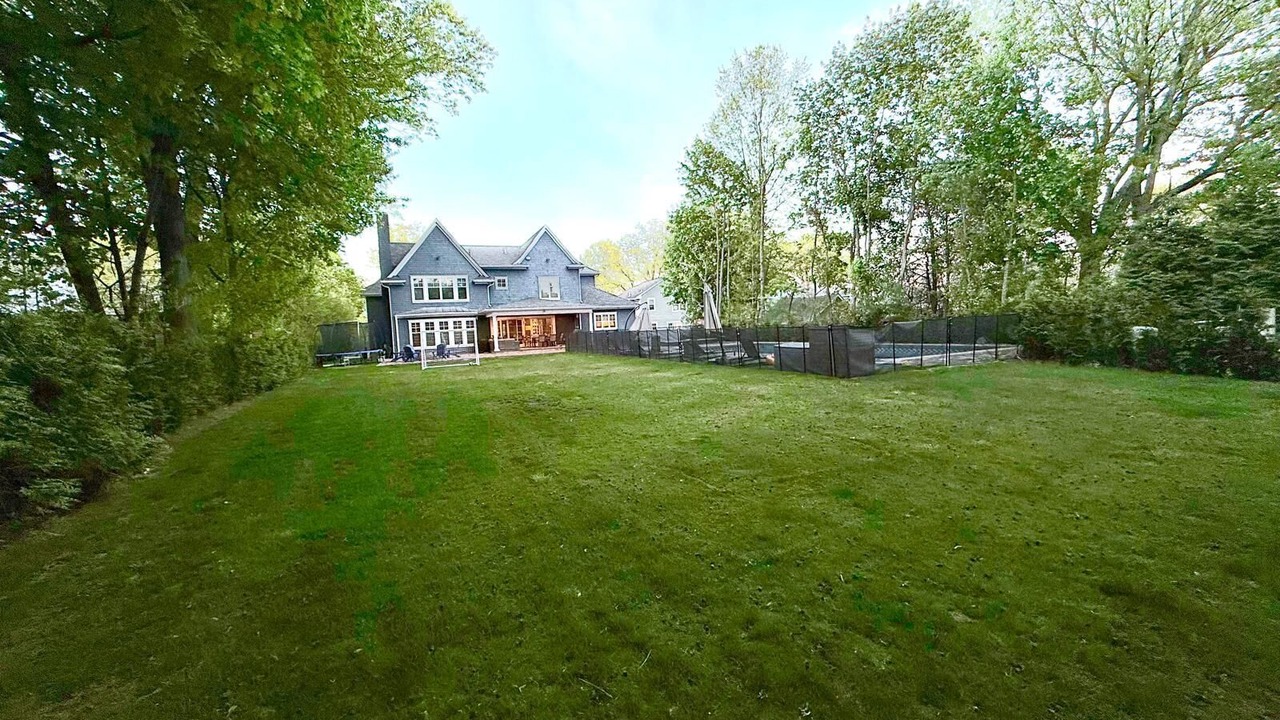 Photo of Outdoor in Teaneck