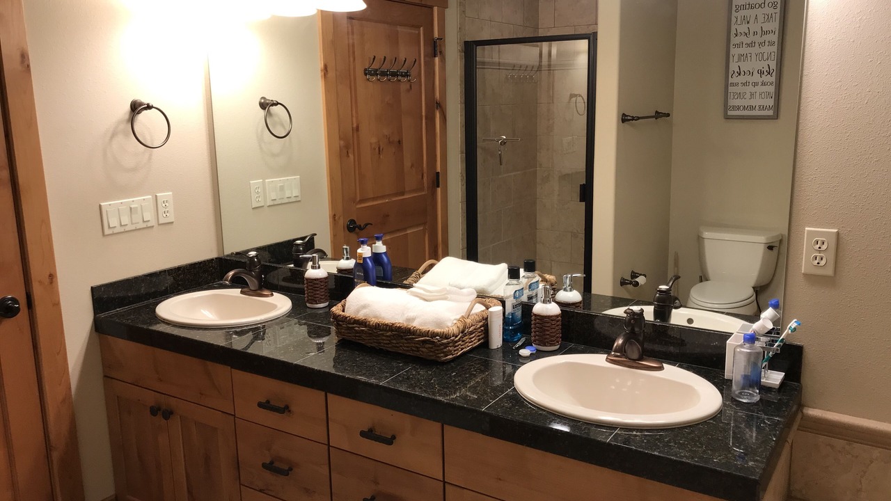 Photo of Bathroom in Lakeside