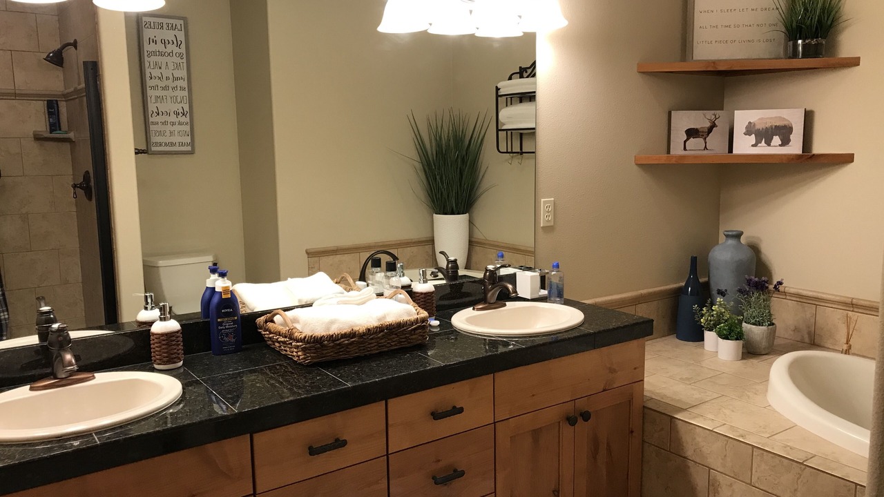 Photo of Bathroom in Lakeside