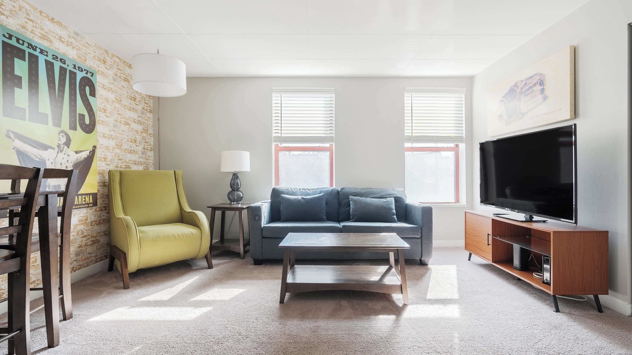 Photo of Livingroom in Chatham-Arch