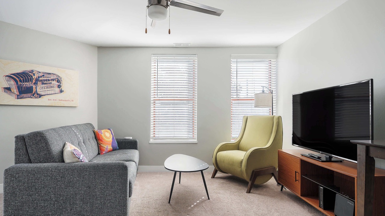 Photo of Livingroom in Chatham-Arch