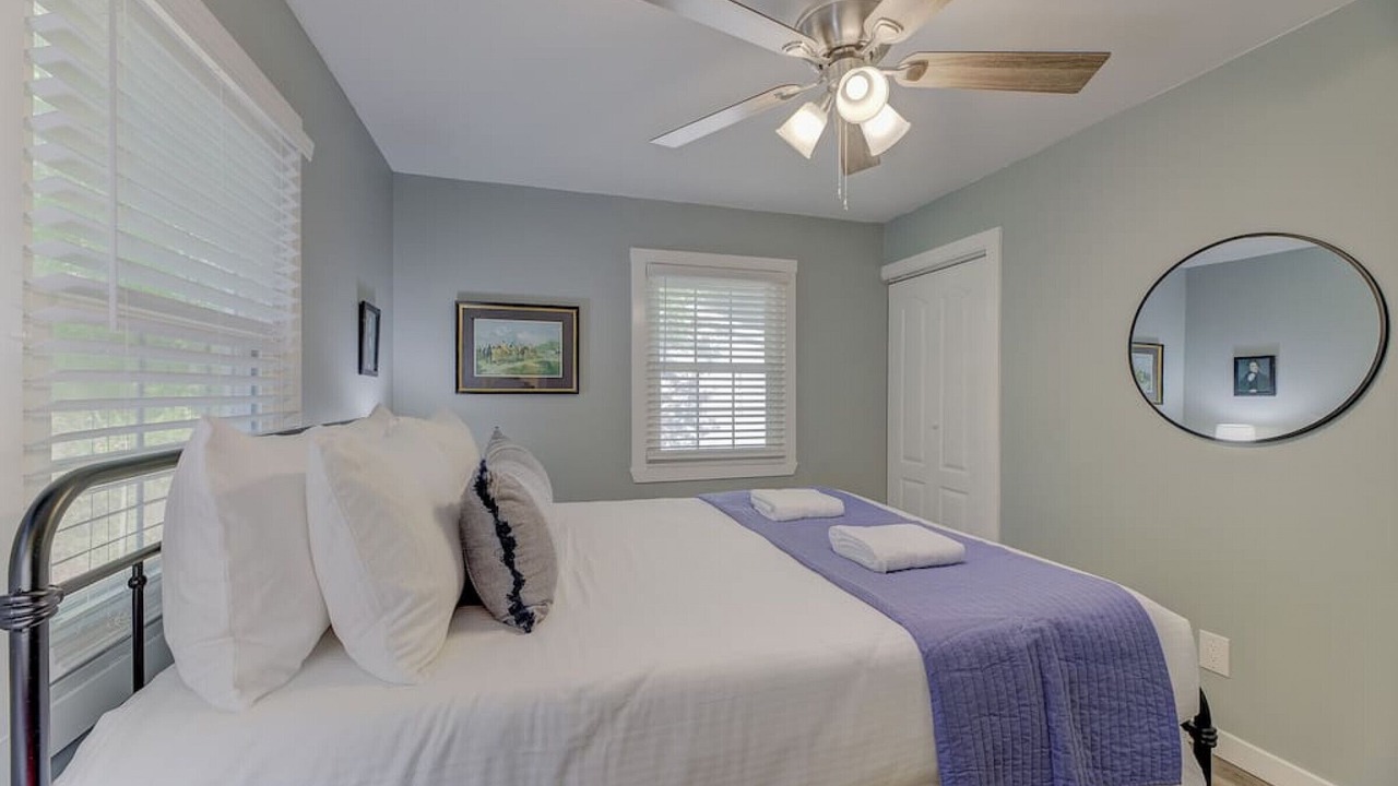 Photo of Bedroom in Forest Acres
