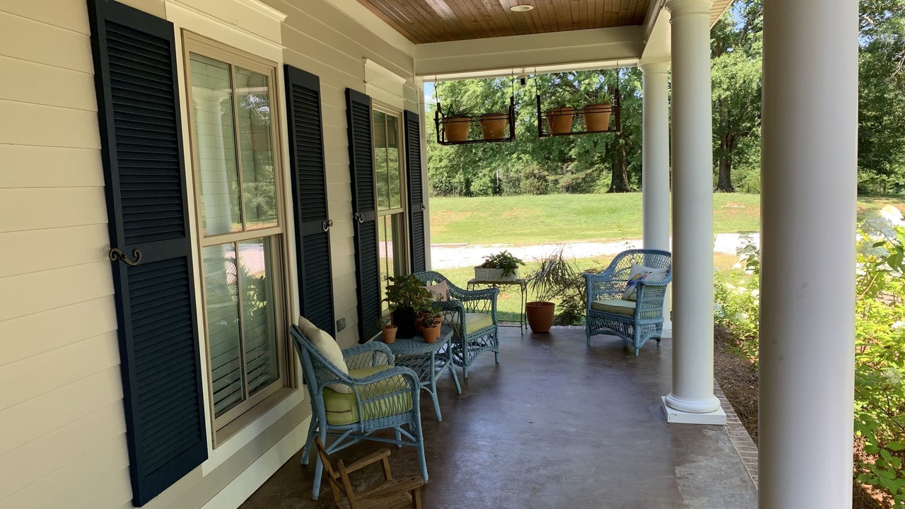 Photo of Patio Balcony in Water Valley
