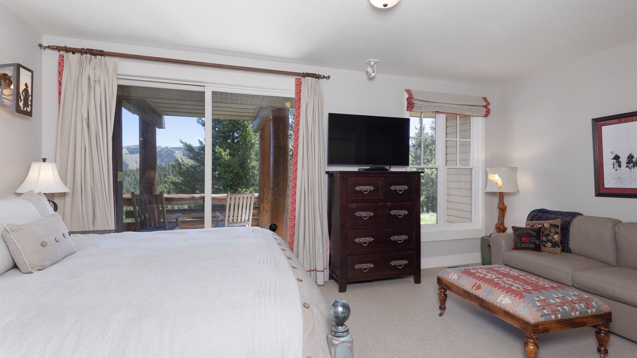 Photo of Bedroom in Saddle Ridge