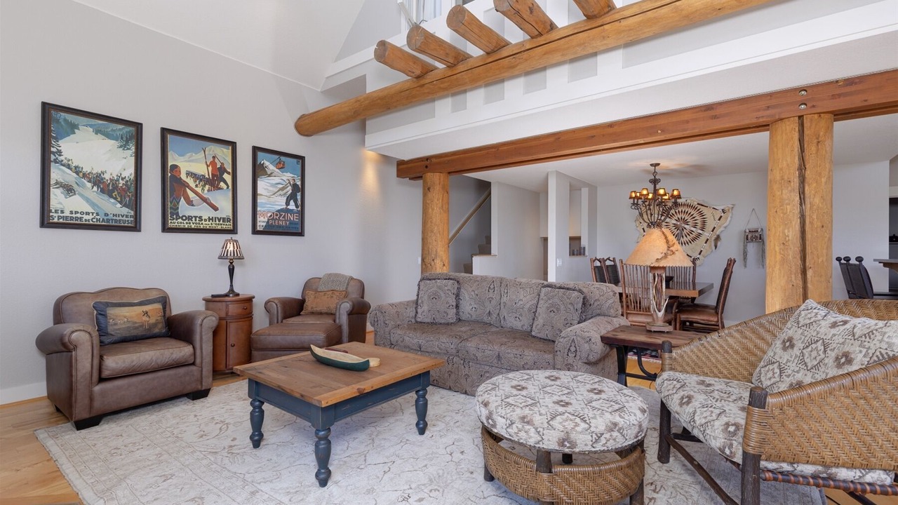Photo of Livingroom in Saddle Ridge