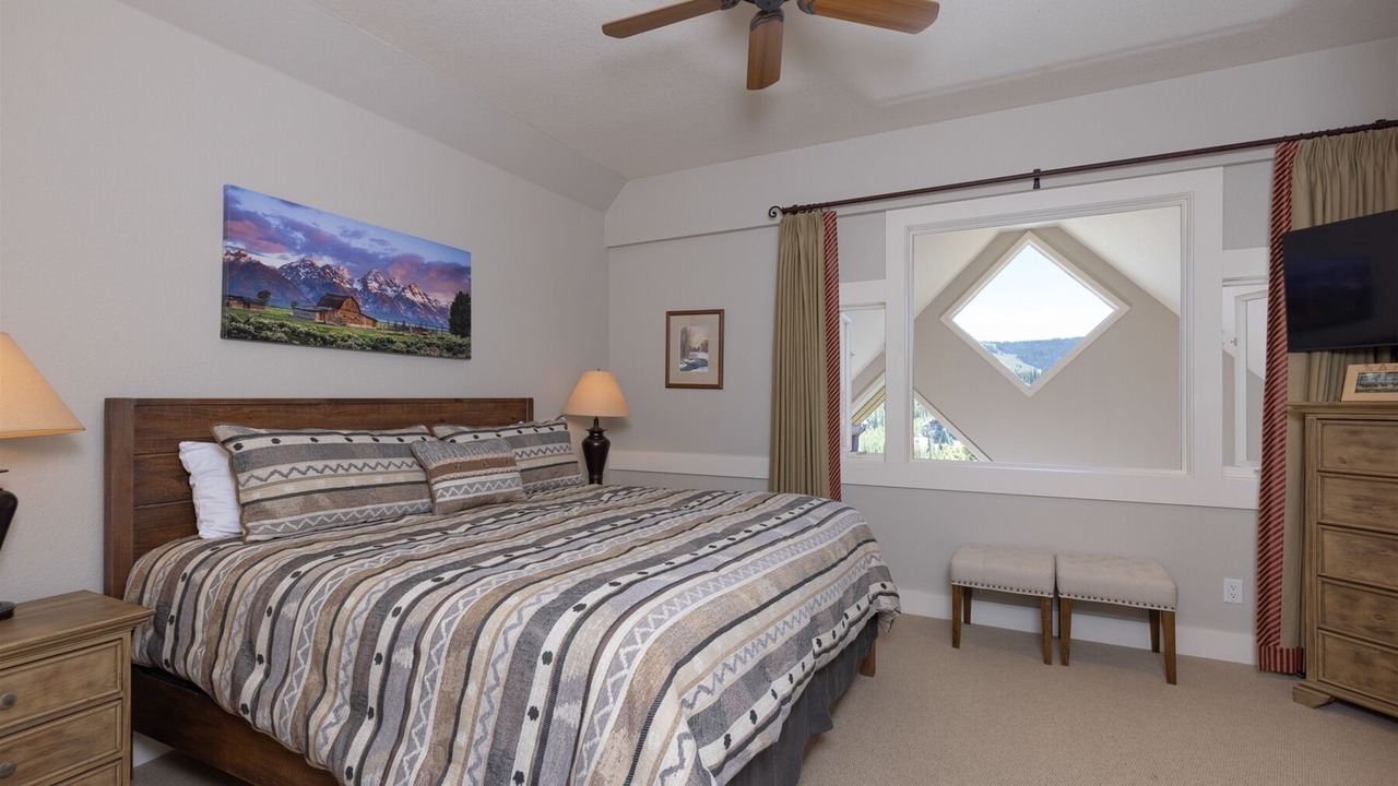 Photo of Bedroom in Saddle Ridge