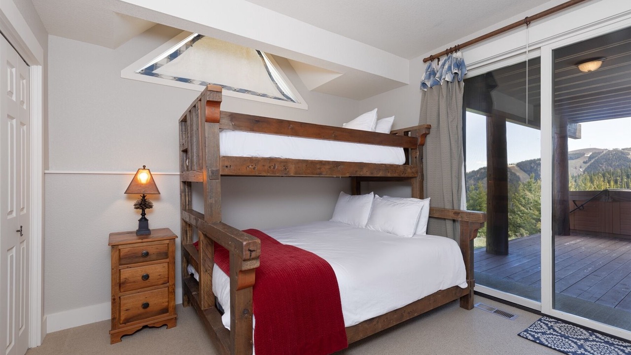 Photo of Bedroom in Saddle Ridge