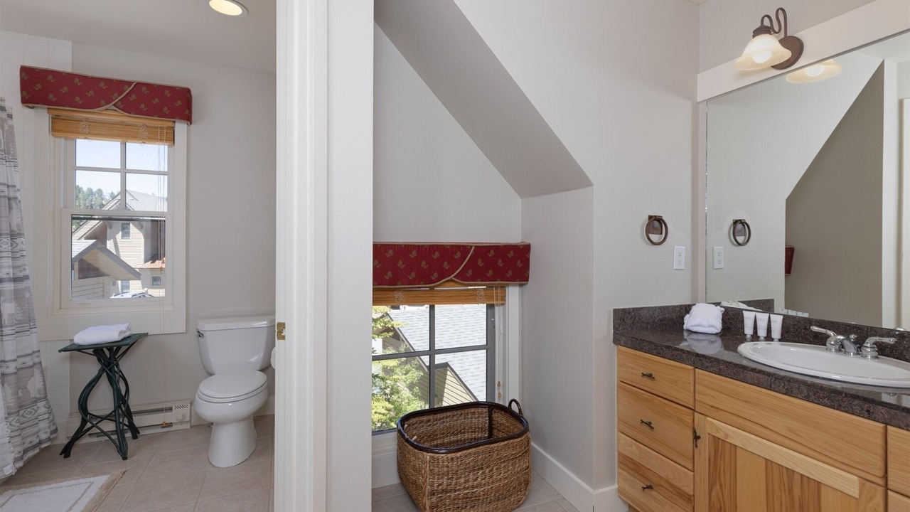 Photo of Bathroom in Saddle Ridge