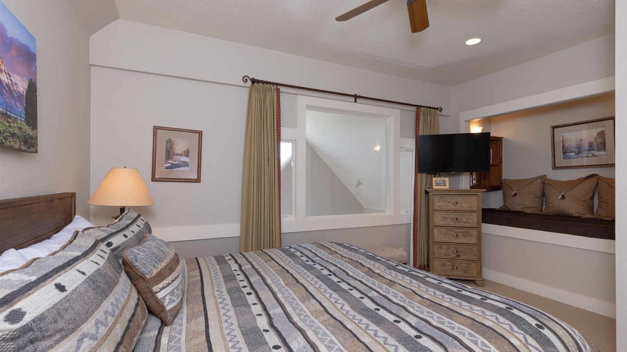 Photo of Bedroom in Saddle Ridge
