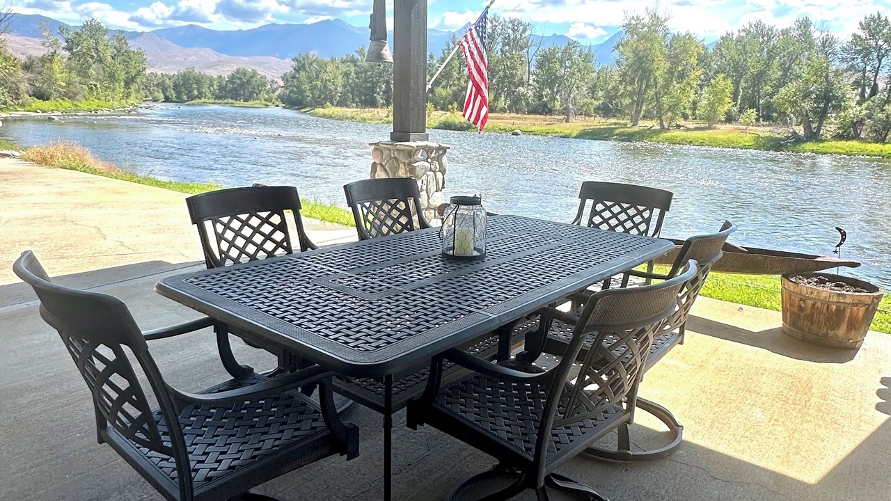 Photo of Outdoor in Salmon