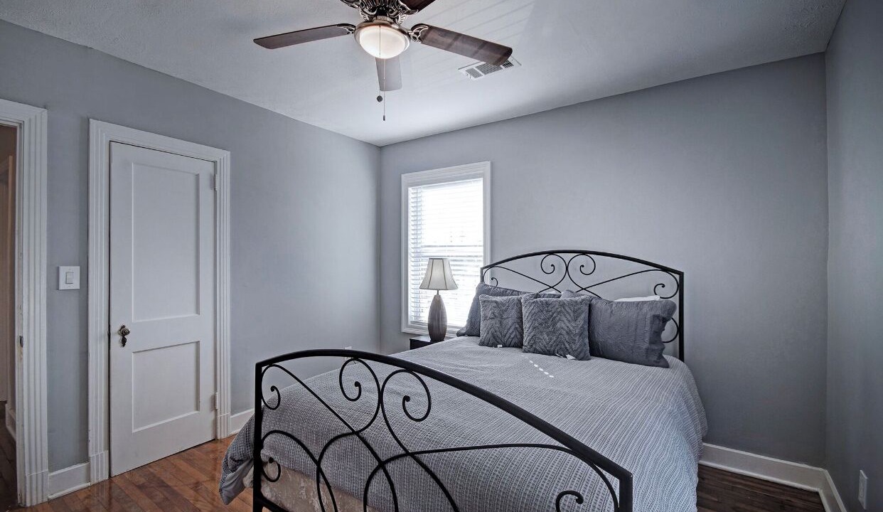 Photo of Bedroom in Fondren