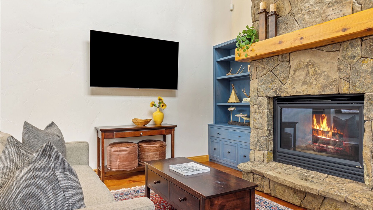Photo of Livingroom in Big Sky