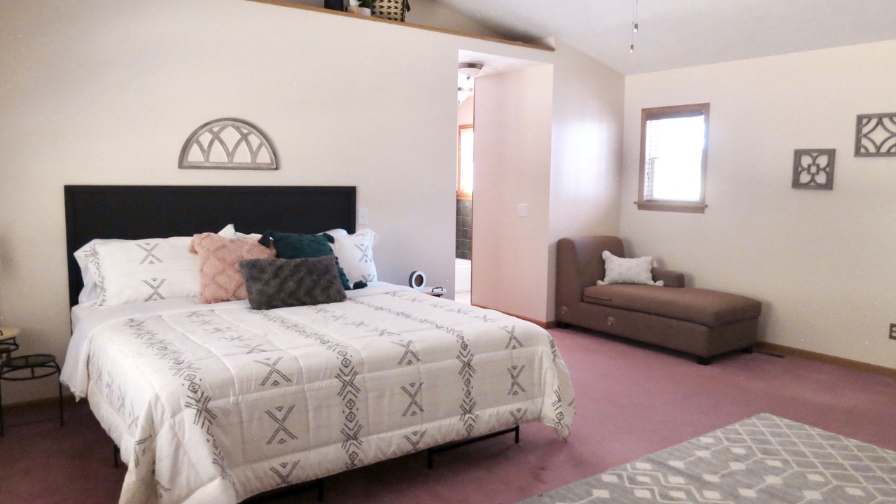 Photo of Bedroom in Nelsonville